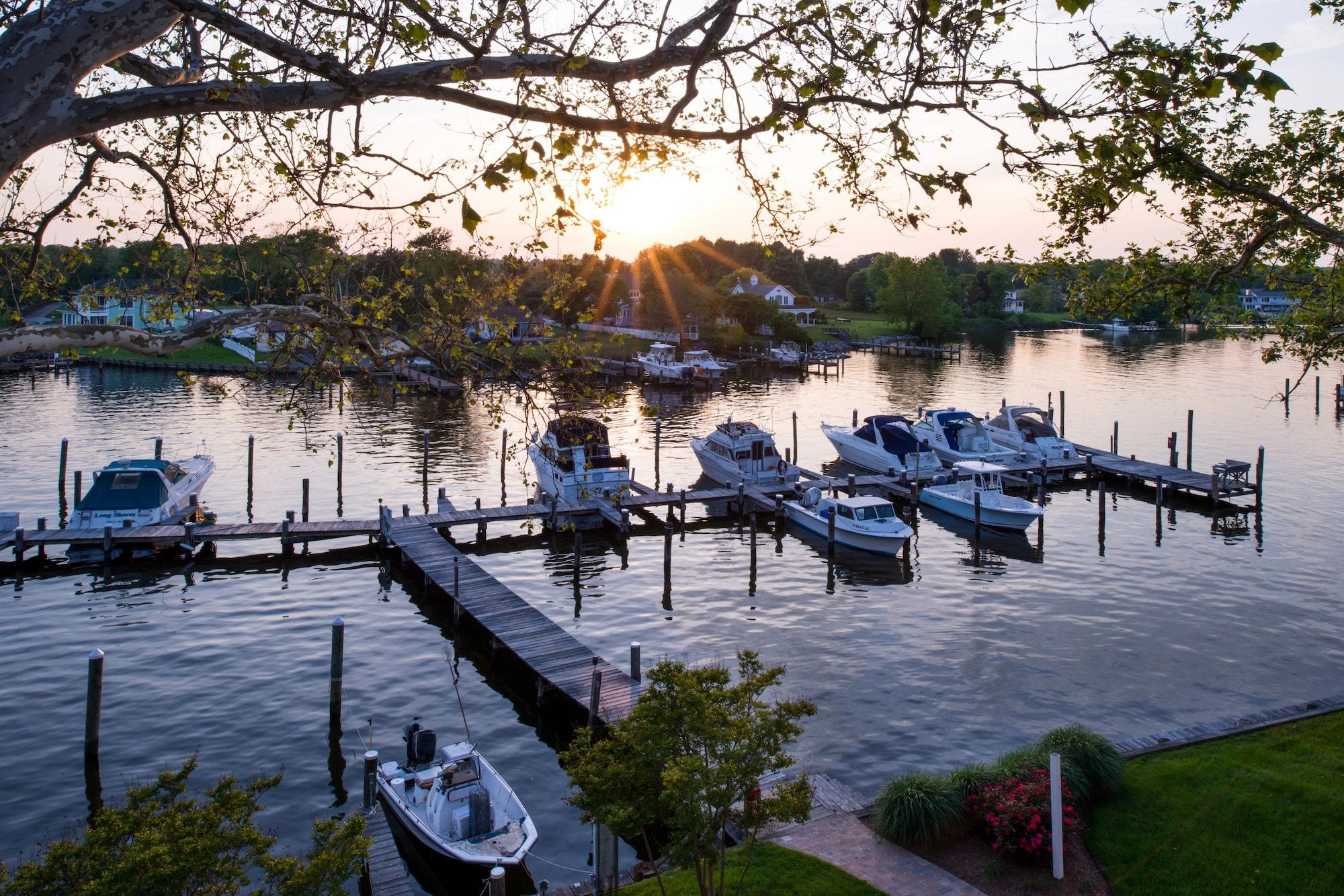 Anchored Inn at Hidden Harbor Deale Buitenkant foto